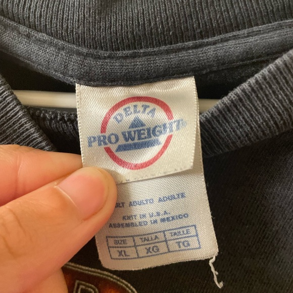 Vintage 2005 Graphic cropped tee - Picture 3 of 3